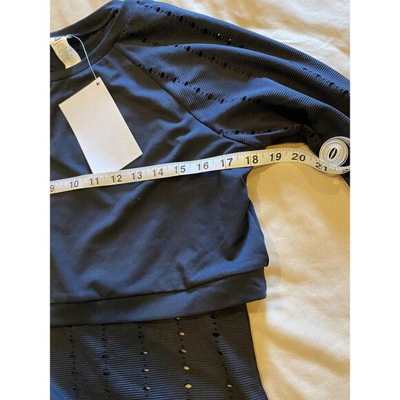 Fabletics Shelby Long Sleeve Cutout Top Black Size Medium, The Layover NWT - Picture 3 of 10